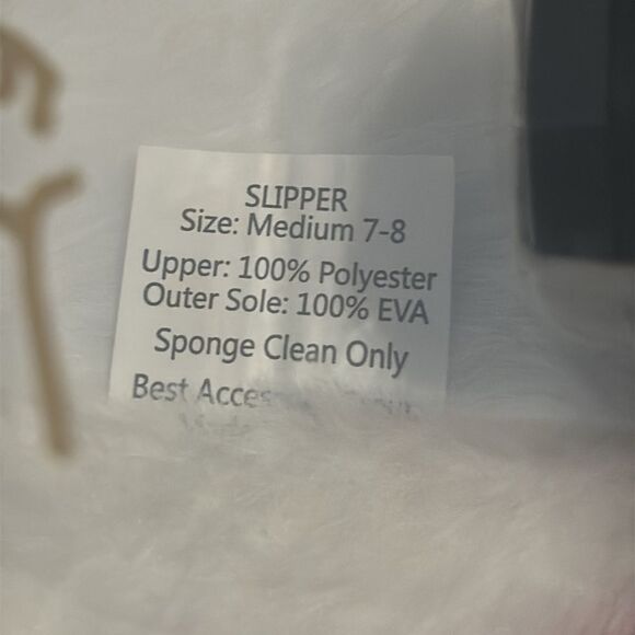 BetseyJohnson set: foot lotion, foot scrub, body butter and comfy slippers - Picture 8 of 8